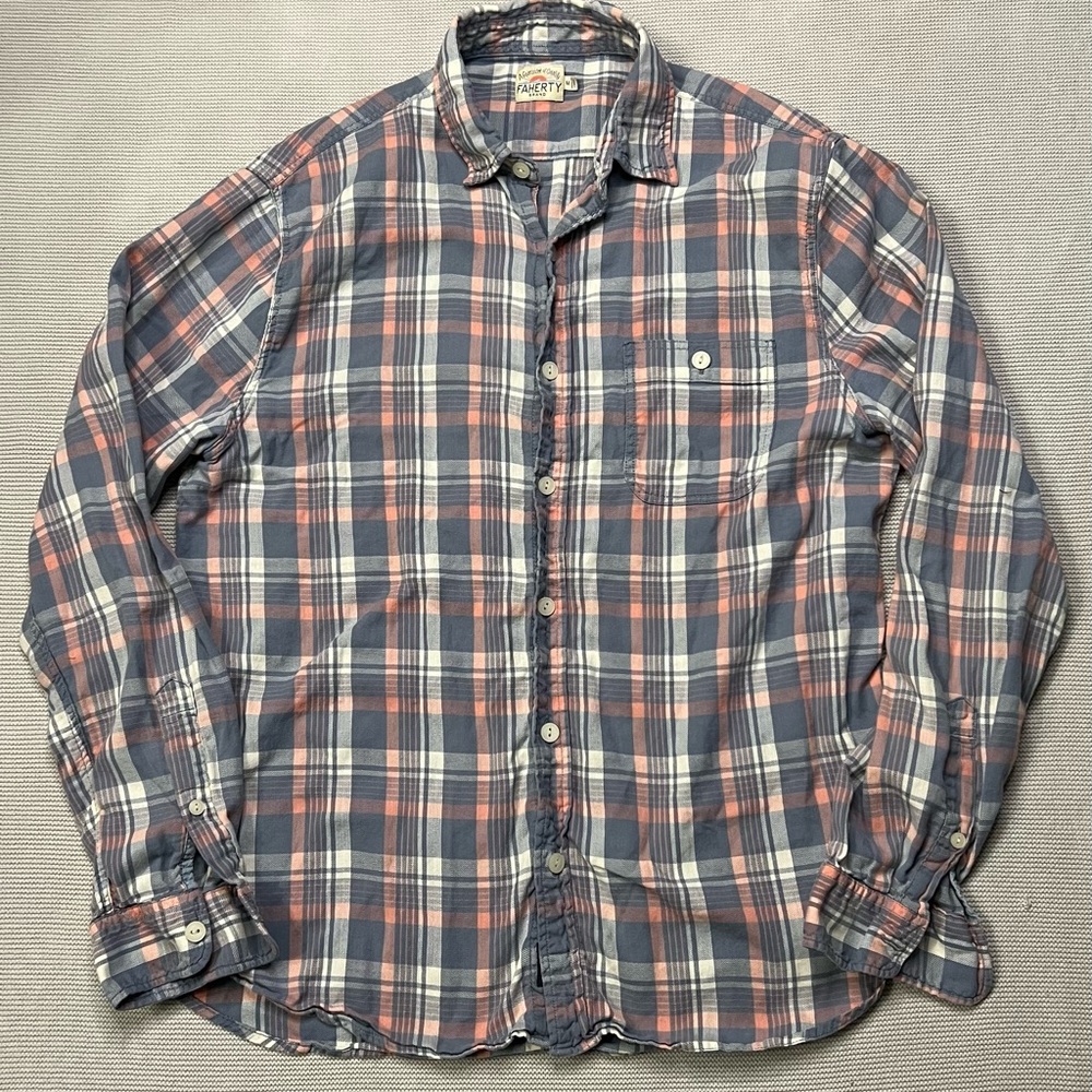 Faherty Everyday gray/pink button down Shirt sz medium